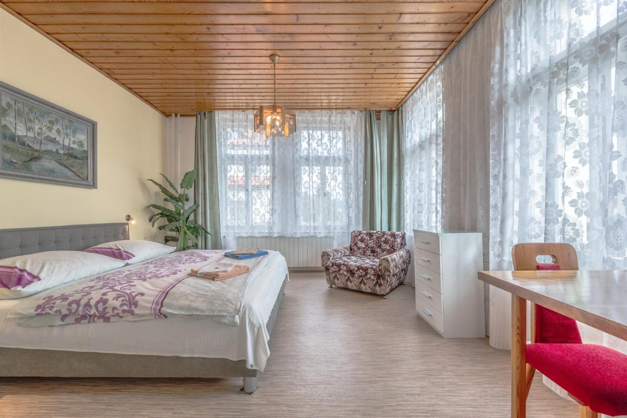Penzion Pokorny Jablonec nad Nisou Bagian luar foto